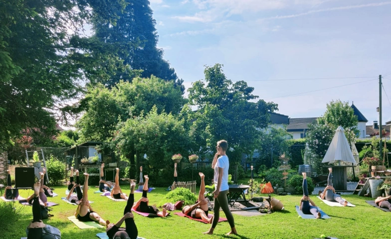 Event-Image for 'Yoga & Brunch im Garten'