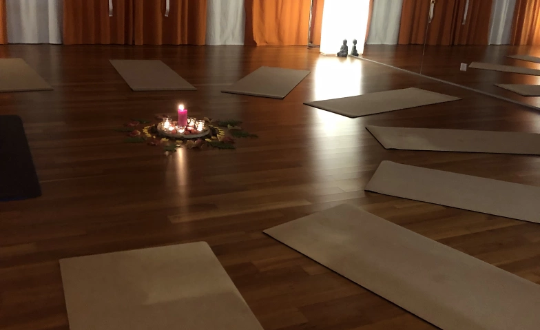 Event-Image for 'Yoga Special - Flow into YIN'